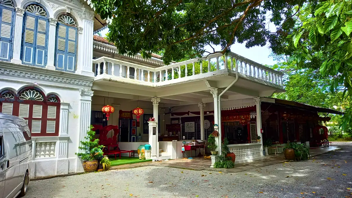 Chinpracha House