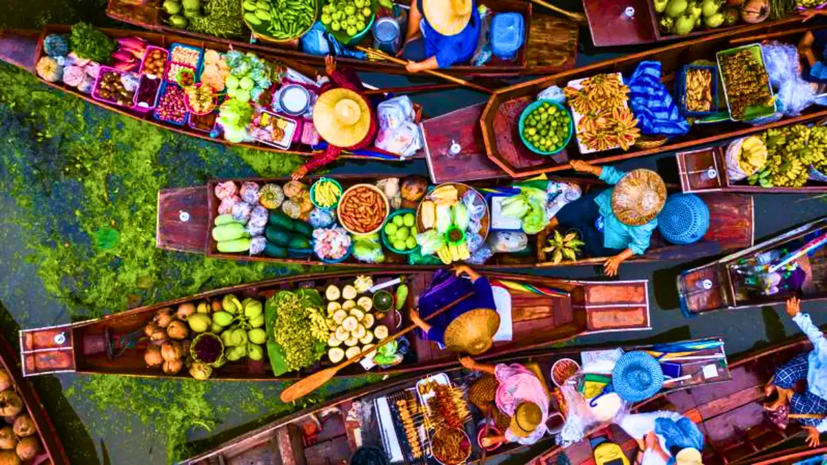 Damnoen Saduak Floating Market