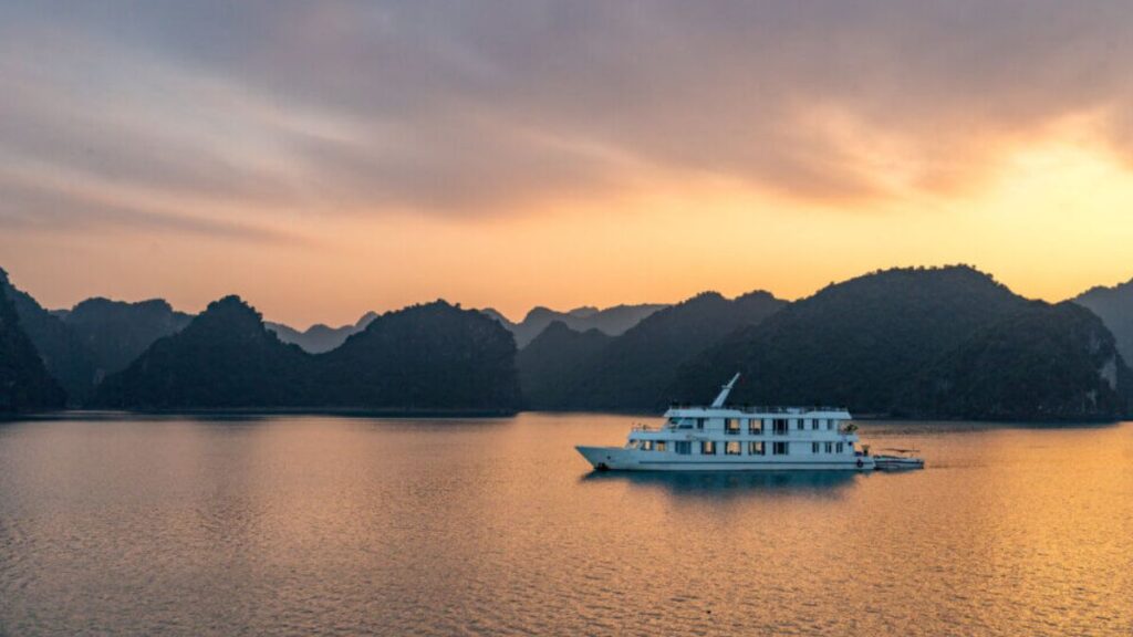 Vietnam Historic Cities & Halong Bay Cruise